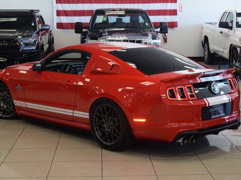Used 2011 Ford Mustang Shelby GT500 RWD image 7