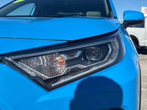 Used 2021 Toyota RAV4 XLE image 12