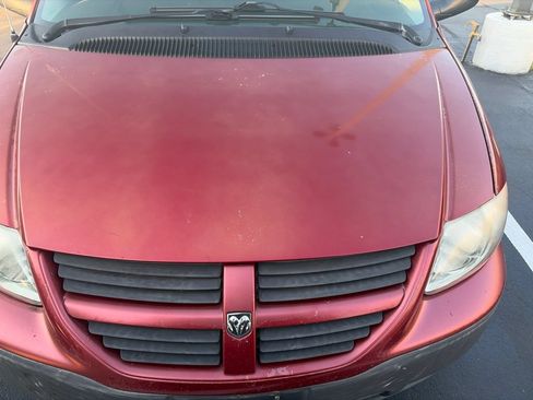 Used 2006 Dodge Caravan SE w/ Popular Equipment Group I FWD image 2