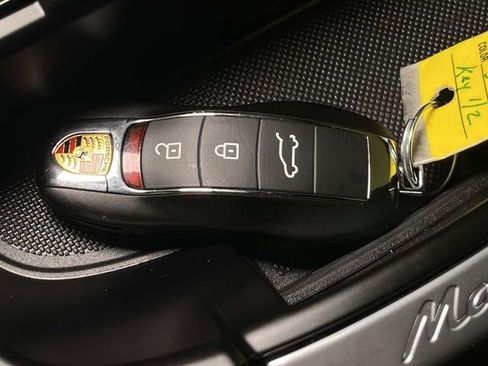 Used 2026 Porsche Macan AWD/4WD image 43
