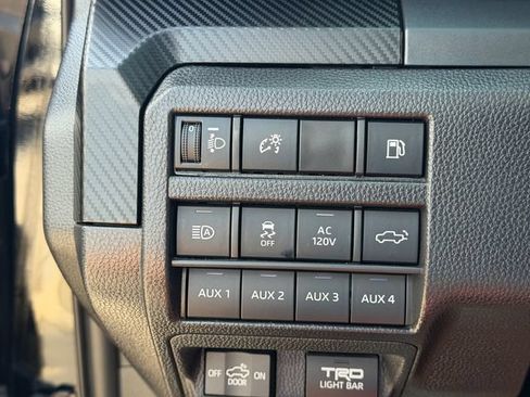 Used 2025 Toyota Tacoma TRD Pro AWD/4WD image 31