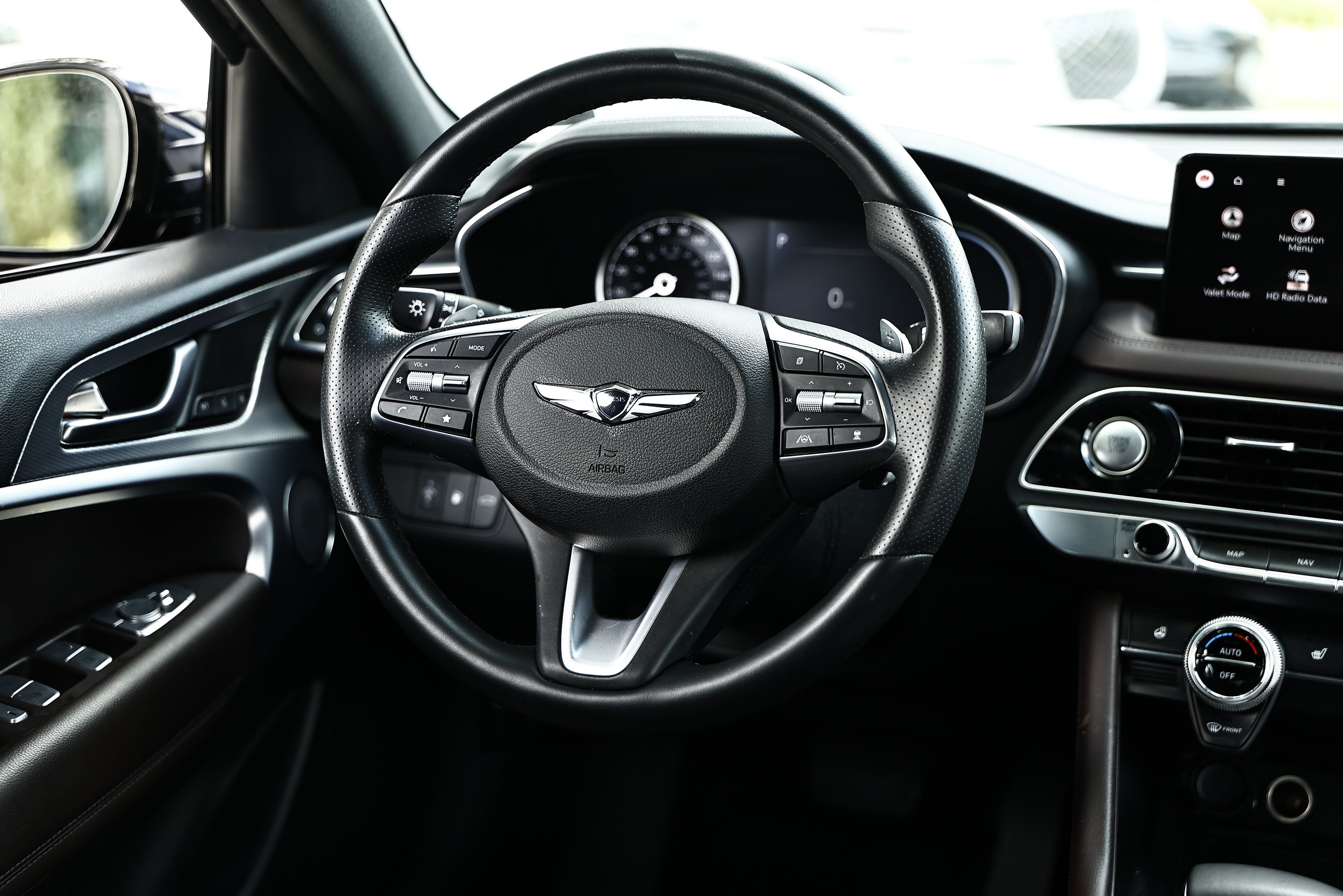 Used 2022 Genesis G70 2.0T w/ Prestige Package AWD/4WD image 29
