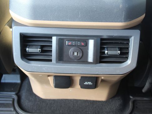 Used 2024 Ford F250 Lariat w/ Chrome Package AWD/4WD image 18