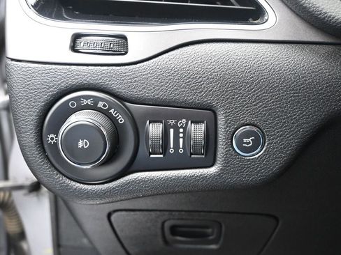Used 2020 Jeep Cherokee Limited AWD/4WD image 17