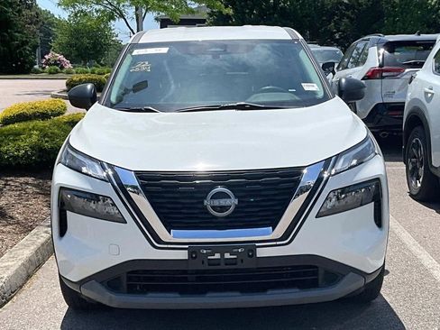 Used 2023 Nissan Rogue S AWD/4WD image 2