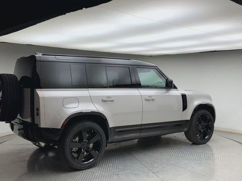 New 2026 Land Rover Defender 110 X-Dynamic SE AWD/4WD image 2