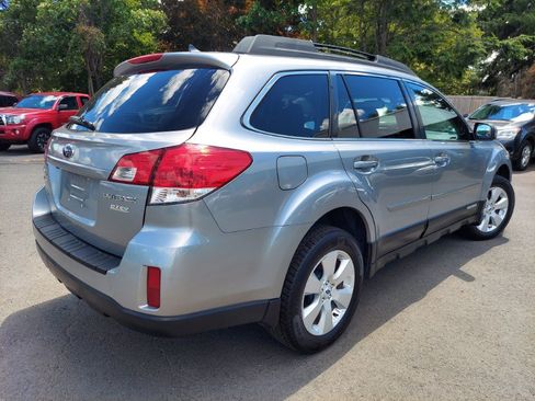 Used 2011 Subaru Outback 2.5i Limited w/ PWR Moonroof Pkg AWD/4WD image 4