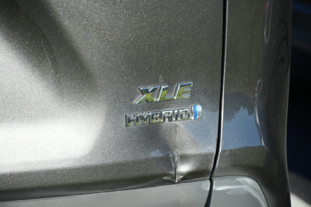 Used 2021 Toyota RAV4 XLE Premium AWD/4WD image 19