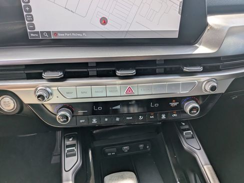Used 2024 Kia Telluride S FWD image 25