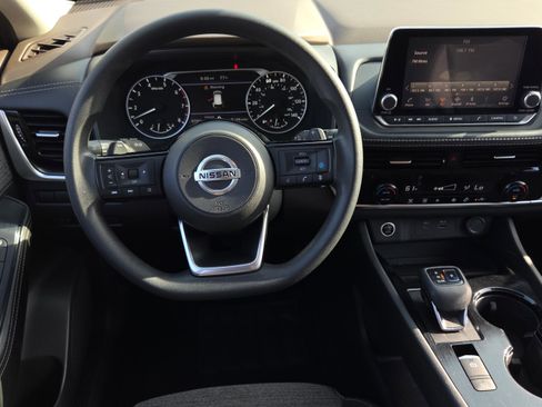 Used 2021 Nissan Rogue SV FWD image 11