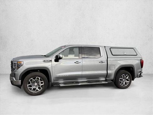 Used 2025 GMC Sierra 1500 SLT w/ SLT Premium Plus Package AWD/4WD image 4