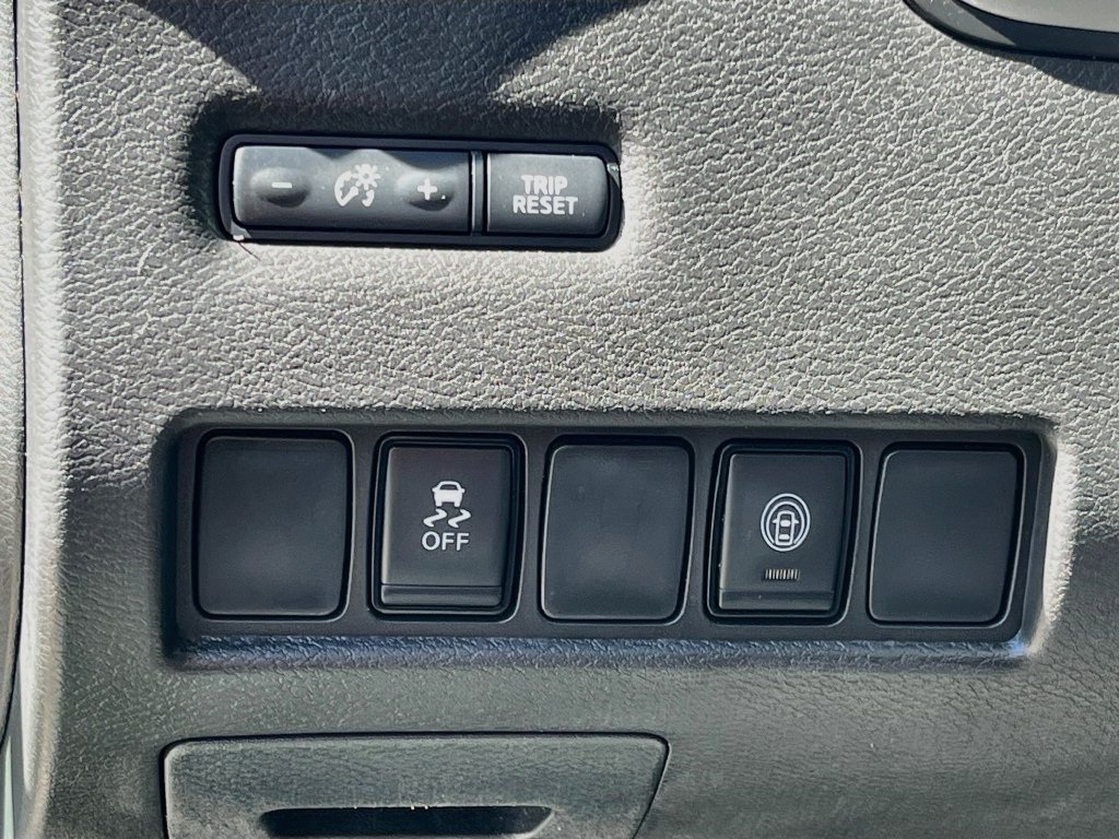 Used 2023 Nissan Murano SV AWD/4WD image 10