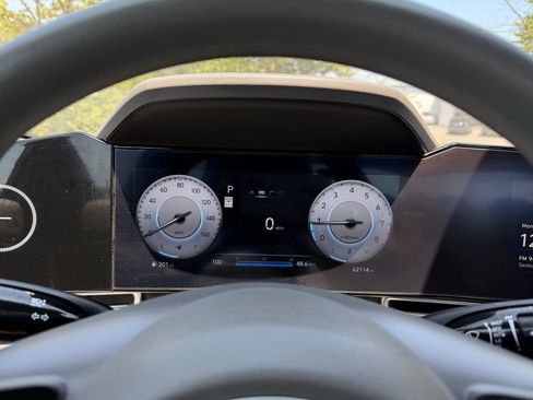 Used 2024 Hyundai Elantra SEL FWD image 16