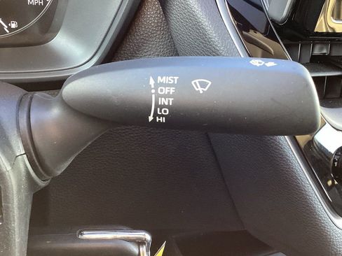 Used 2025 Toyota Corolla LE image 21