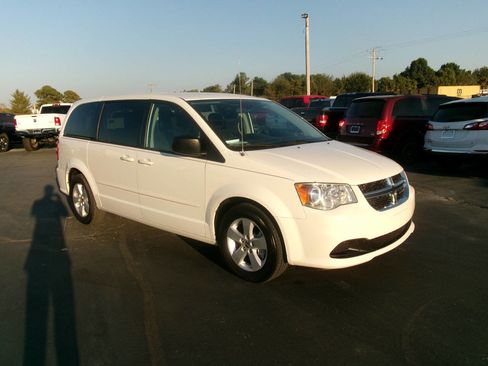 Used 2013 Dodge Grand Caravan SE image 4