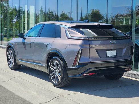 Certified 2024 Cadillac Lyriq Luxury AWD/4WD image 3