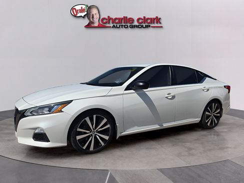 Used 2022 Nissan Altima 2.5 SR FWD image 1