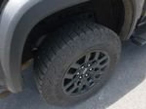 Used 2024 Chevrolet Colorado Trail Boss w/ Advanced Trailering Package AWD/4WD image 18