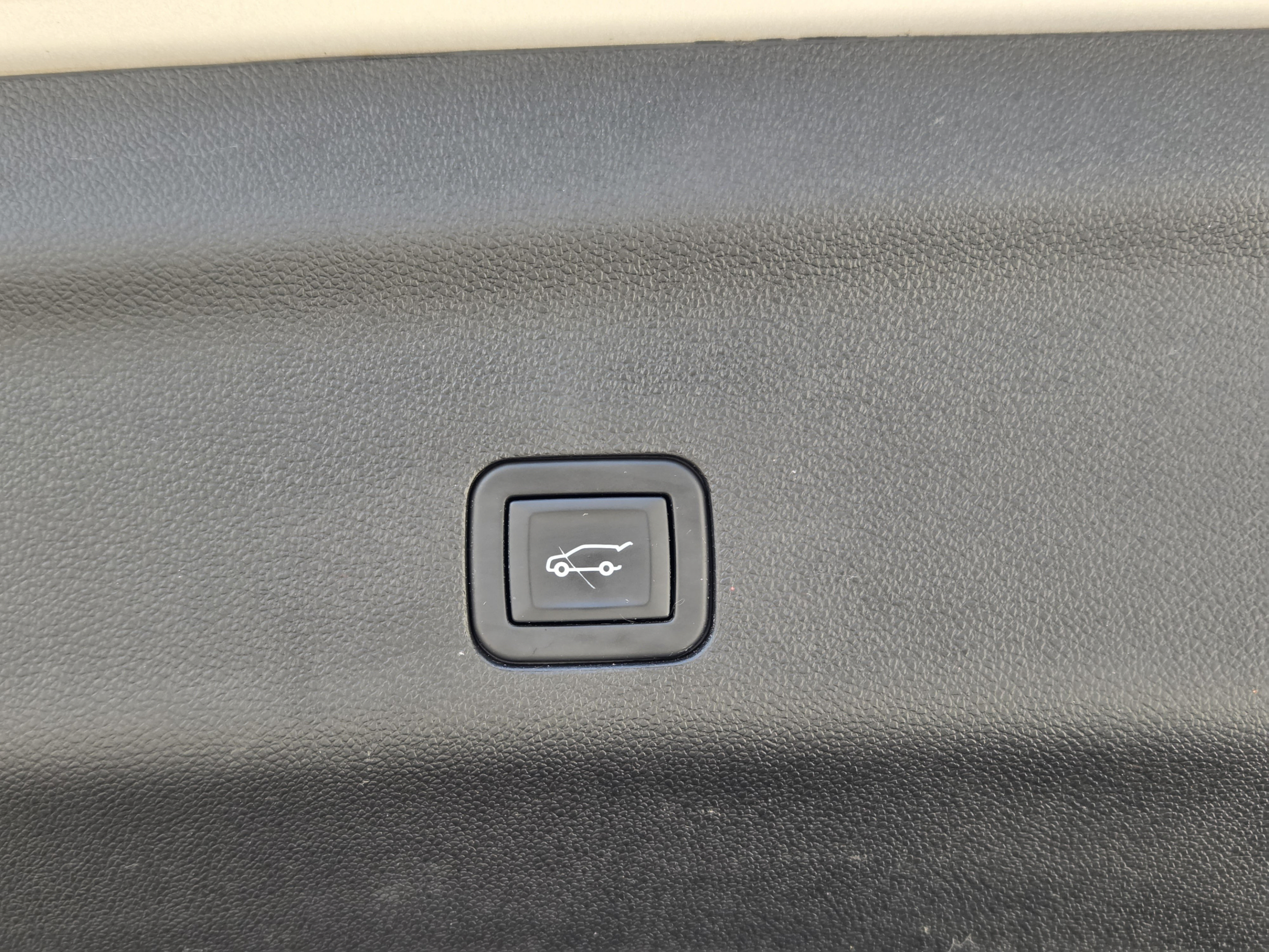 Used 2024 GMC Yukon XL Denali Ultimate AWD/4WD image 30