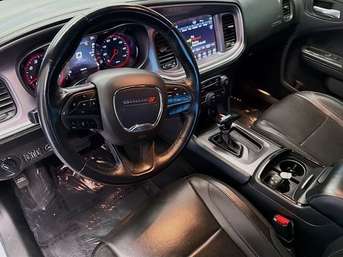 Used 2019 Dodge Charger SXT w/ Plus Group image 7