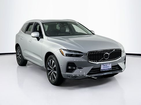 Used 2023 Volvo XC60 B5 Plus w/ Climate Package AWD/4WD image 3
