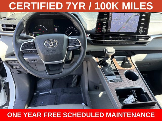 Used 2024 Toyota Sienna XLE w/ XLE Plus Package FWD image 18