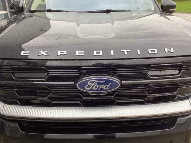 Used 2025 Ford Expedition Max Platinum AWD/4WD image 5