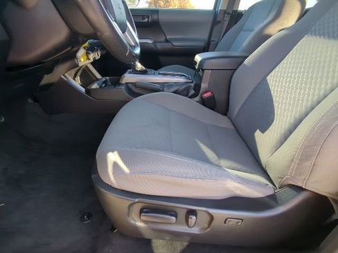 Used 2021 Toyota Tacoma SR5 w/ Technology Package image 14