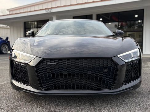 Used 2017 Audi R8 V10 w/ Ceramic Brake Package image 28