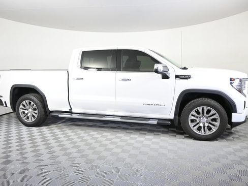 Used 2023 GMC Sierra 1500 Denali AWD/4WD image 9