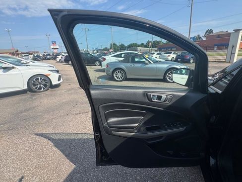 Used 2018 Ford EcoSport Titanium AWD/4WD image 9