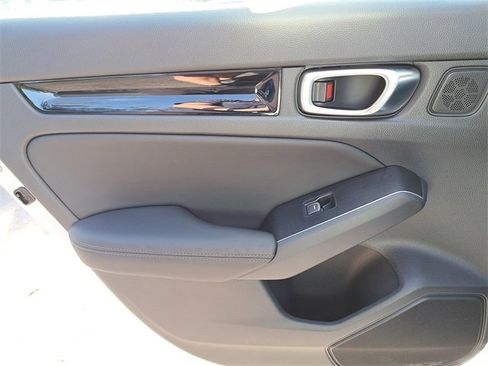 Used 2022 Honda Civic Touring image 12