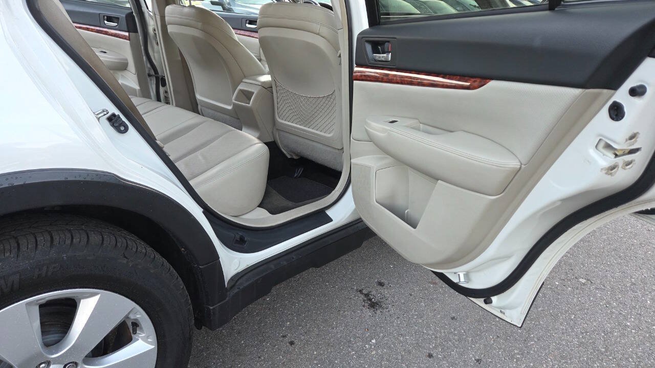 Used 2012 Subaru Outback 2.5i Limited AWD/4WD image 38