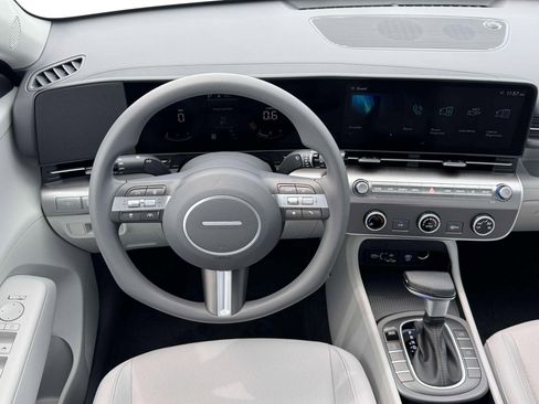 New 2026 Hyundai Kona SE image 17