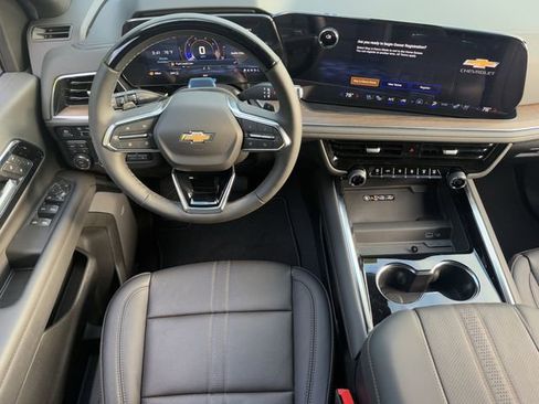 New 2026 Chevrolet Suburban High Country image 11