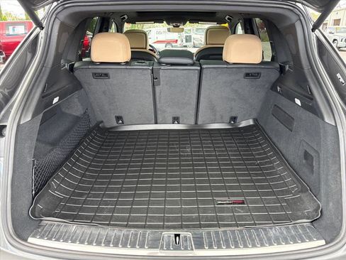 Used 2025 Porsche Cayenne image 29