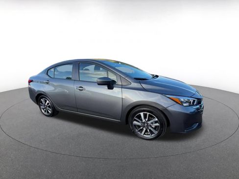 Used 2025 Nissan Versa SV FWD image 2