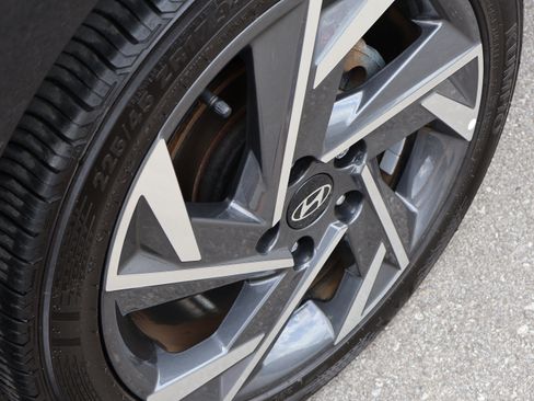 Used 2024 Hyundai Elantra Limited FWD image 44