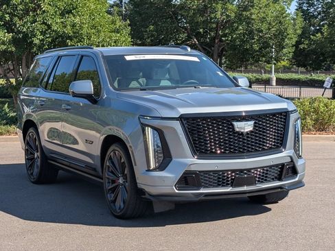 Certified 2025 Cadillac Escalade V AWD/4WD image 6