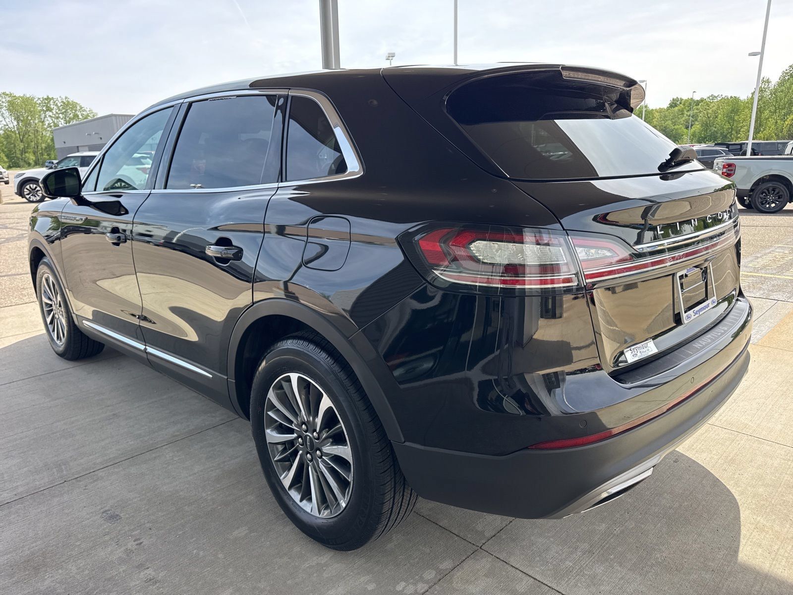 Used 2023 Lincoln Nautilus Reserve AWD/4WD image 4
