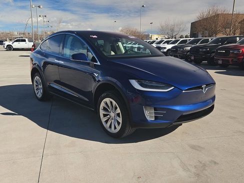 Used 2016 Tesla Model X 90D image 3