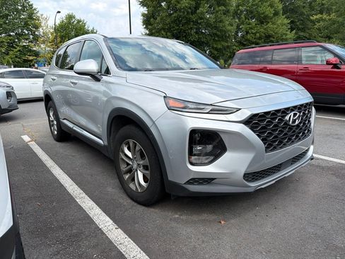 Used 2020 Hyundai Santa Fe SE FWD image 4