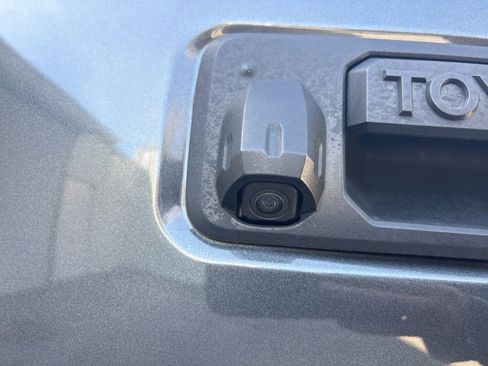 Used 2019 Toyota Tacoma SR5 RWD image 30