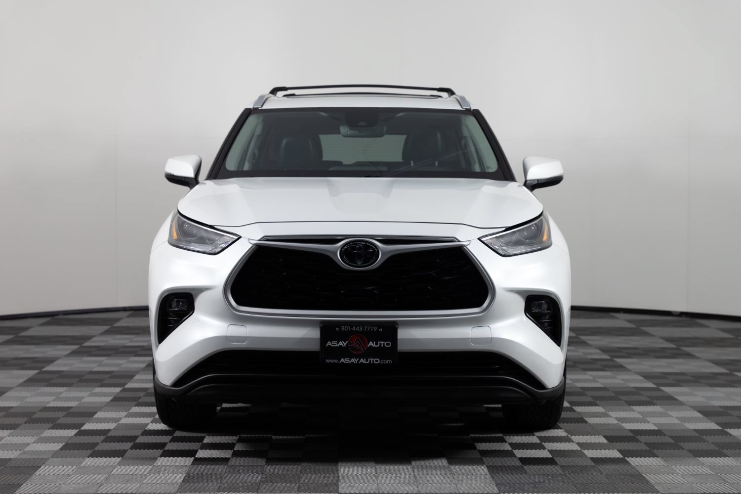 Used 2022 Toyota Highlander XLE FWD image 11