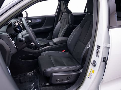 Used 2023 Volvo XC40 Recharge Ultimate AWD/4WD image 15