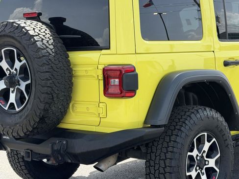 Used 2023 Jeep Wrangler Unlimited Rubicon w/ LED Lighting Group AWD/4WD image 10
