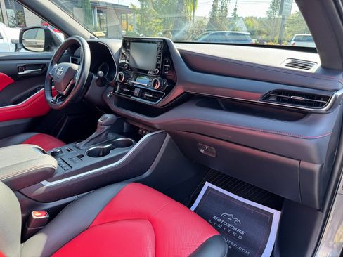 Used 2021 Toyota Highlander XSE image 26