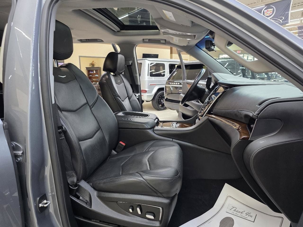 Used 2018 Cadillac Escalade ESV Luxury RWD image 22