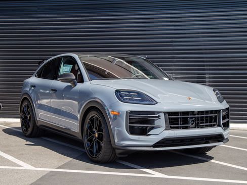 New 2026 Porsche Cayenne Turbo GT AWD/4WD image 9