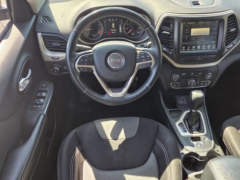 Used 2014 Jeep Cherokee Latitude w/ Comfort/Convenience Group image 13